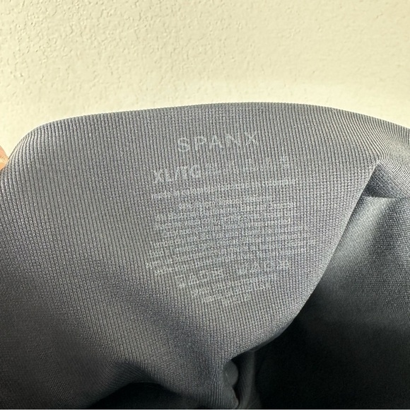 Spanx Black Gray Camo Look At Me Now Seamless Ankle Leggings Size XL - Picture 4 of 5